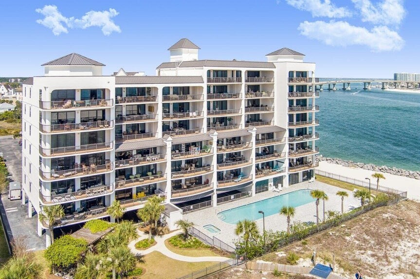 Grand Pointe